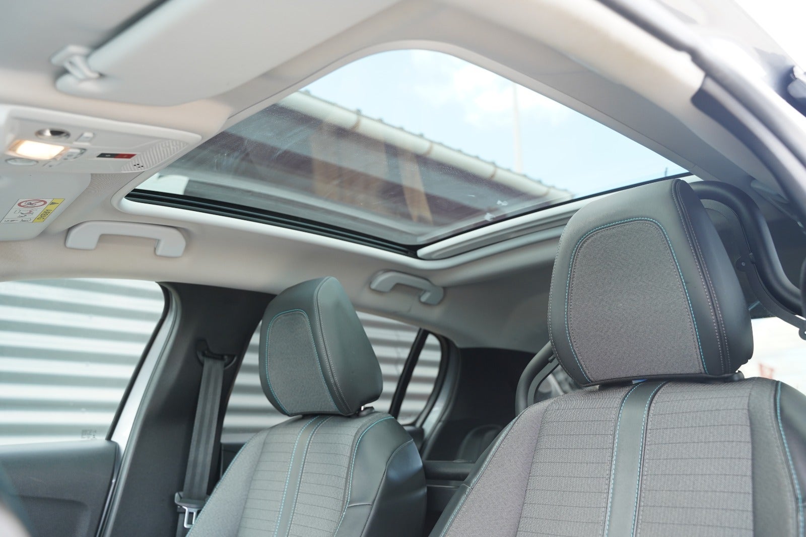 Billede af Peugeot 208 1,5 BlueHDi 100 Allue Sky Van