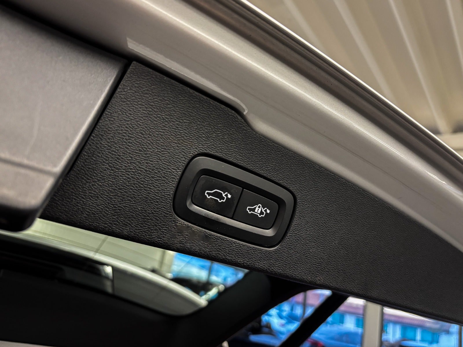 Billede af Volvo V60 2,0 B4 197 R-Design aut.