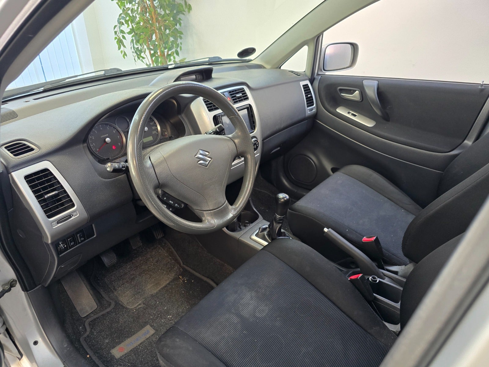 Billede af Suzuki Liana 1,6 