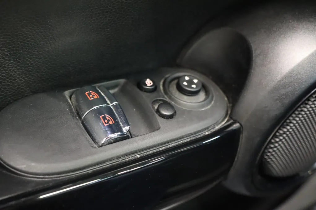 MINI Cooper SE Camden Edition