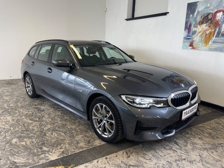 BMW 330e