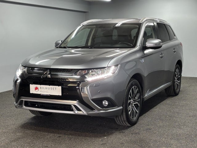 Mitsubishi Outlander 2,4 PHEV Invite CVT 4WD