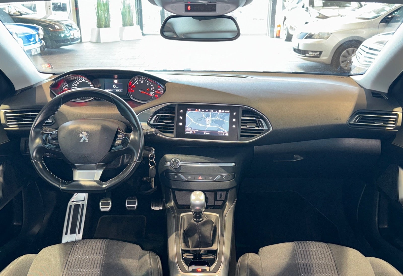 Billede af Peugeot 308 1,6 BlueHDi 120 Allure Sky