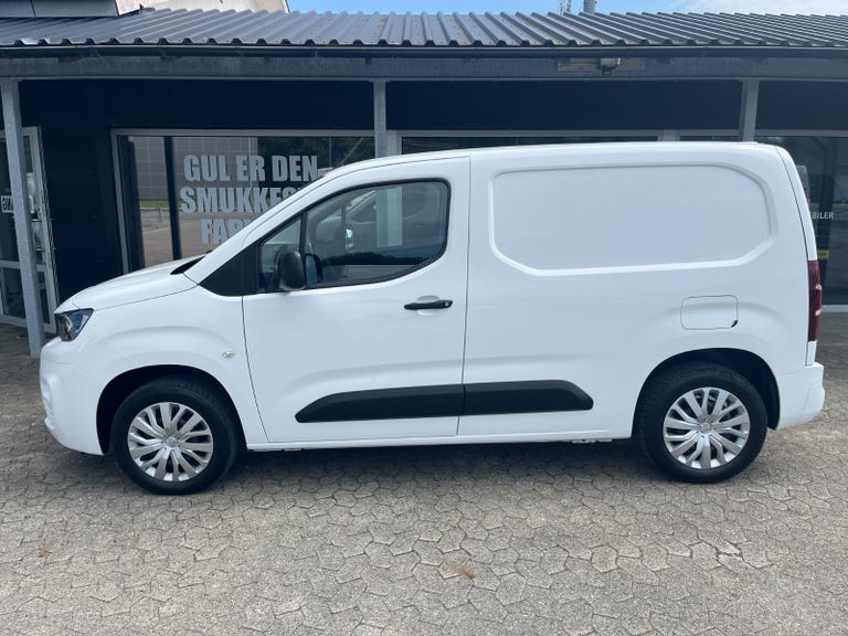 Peugeot Partner BlueHDi 100 L1V1 Plus Van