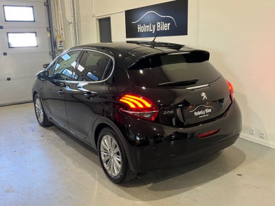 Peugeot 208 PureTech 82 Allure Sky