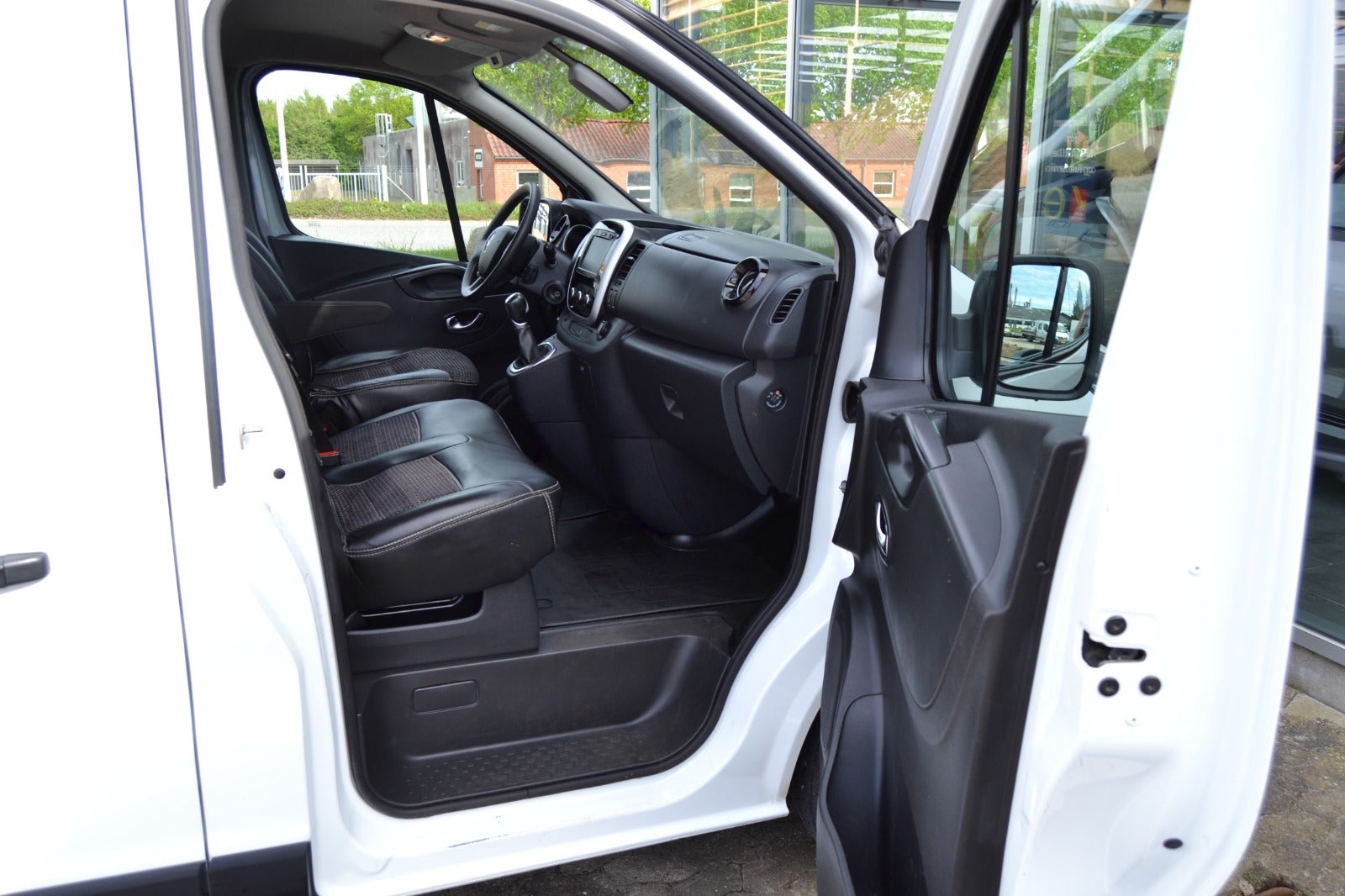 Billede af Renault Trafic T29 2,0 dCi 170 L2H1 EDC
