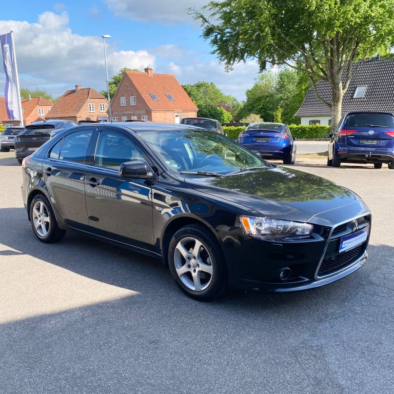 Mitsubishi Lancer Invite SportBack