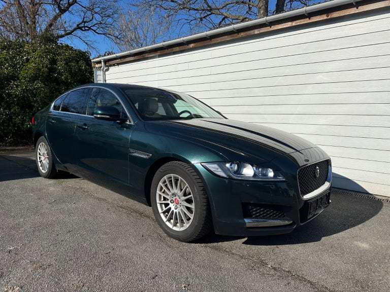 Jaguar XF D180 Prestige