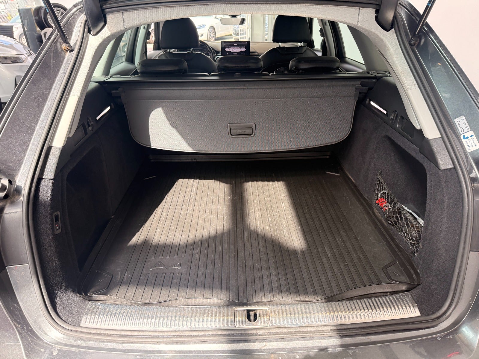 Billede af Audi A4 40 TFSi S-line Prestige Tour plus Avant S-tr.
