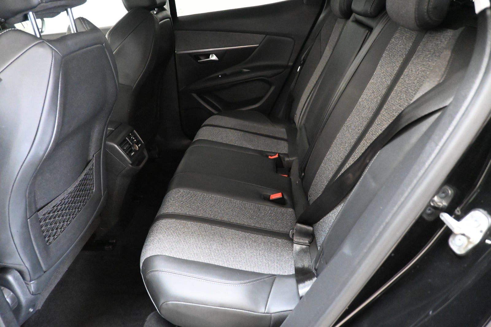 Peugeot 3008 BlueHDi 130 Allure LTD EAT8