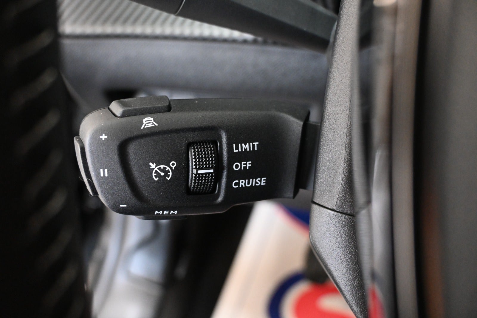 Peugeot 208 PureTech 100 Platin Sport