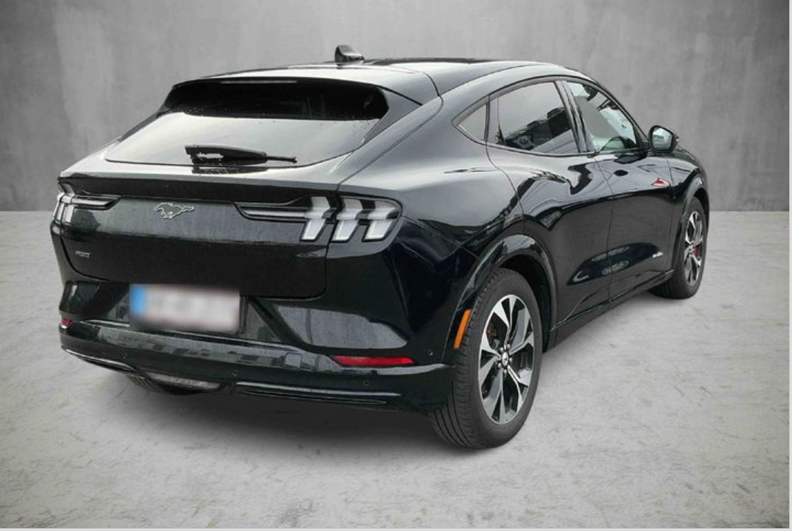 Billede af Ford Mustang Mach-E 70 Premium Standard Range AWD