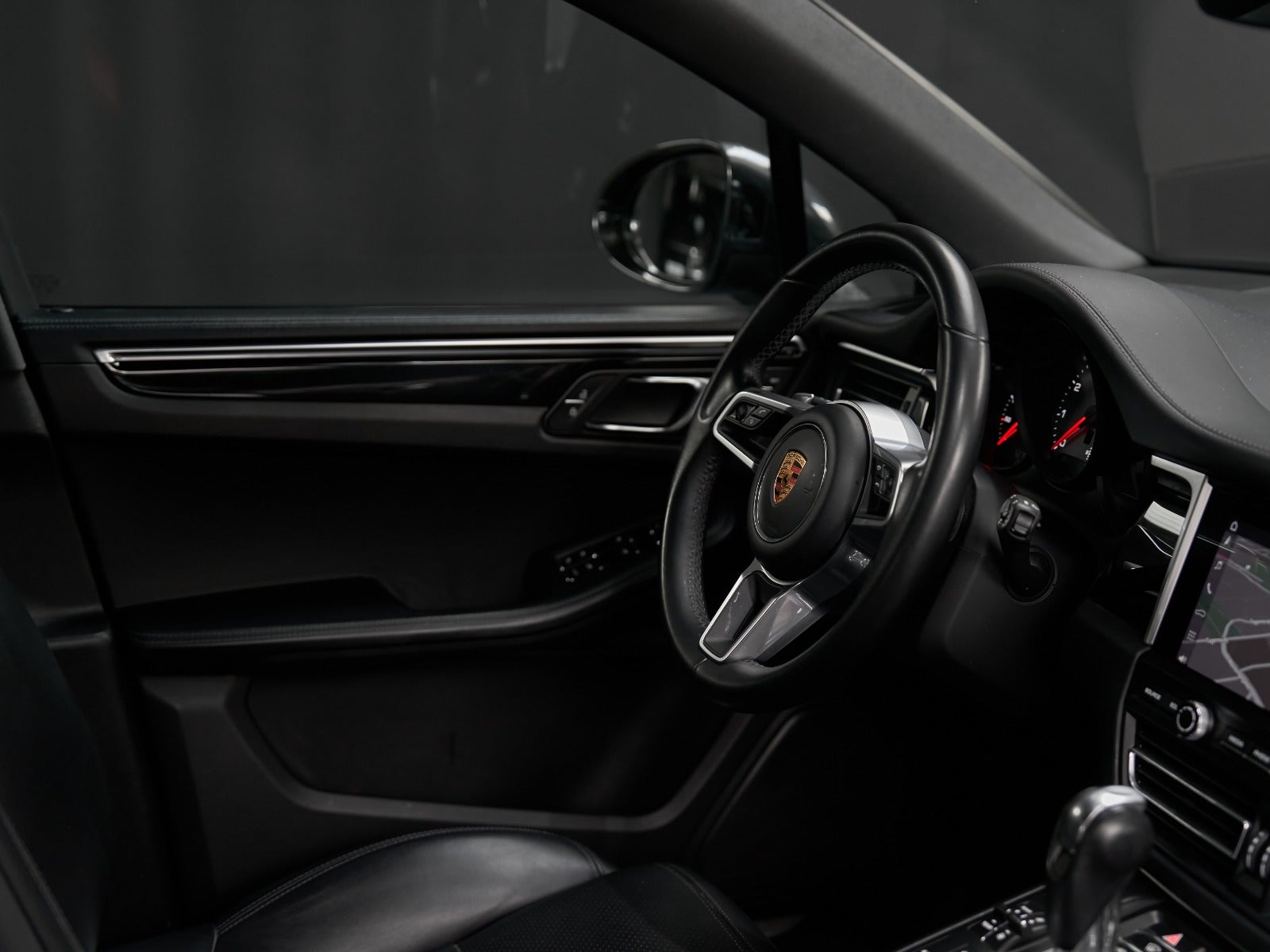 Gallery image 17 of 18