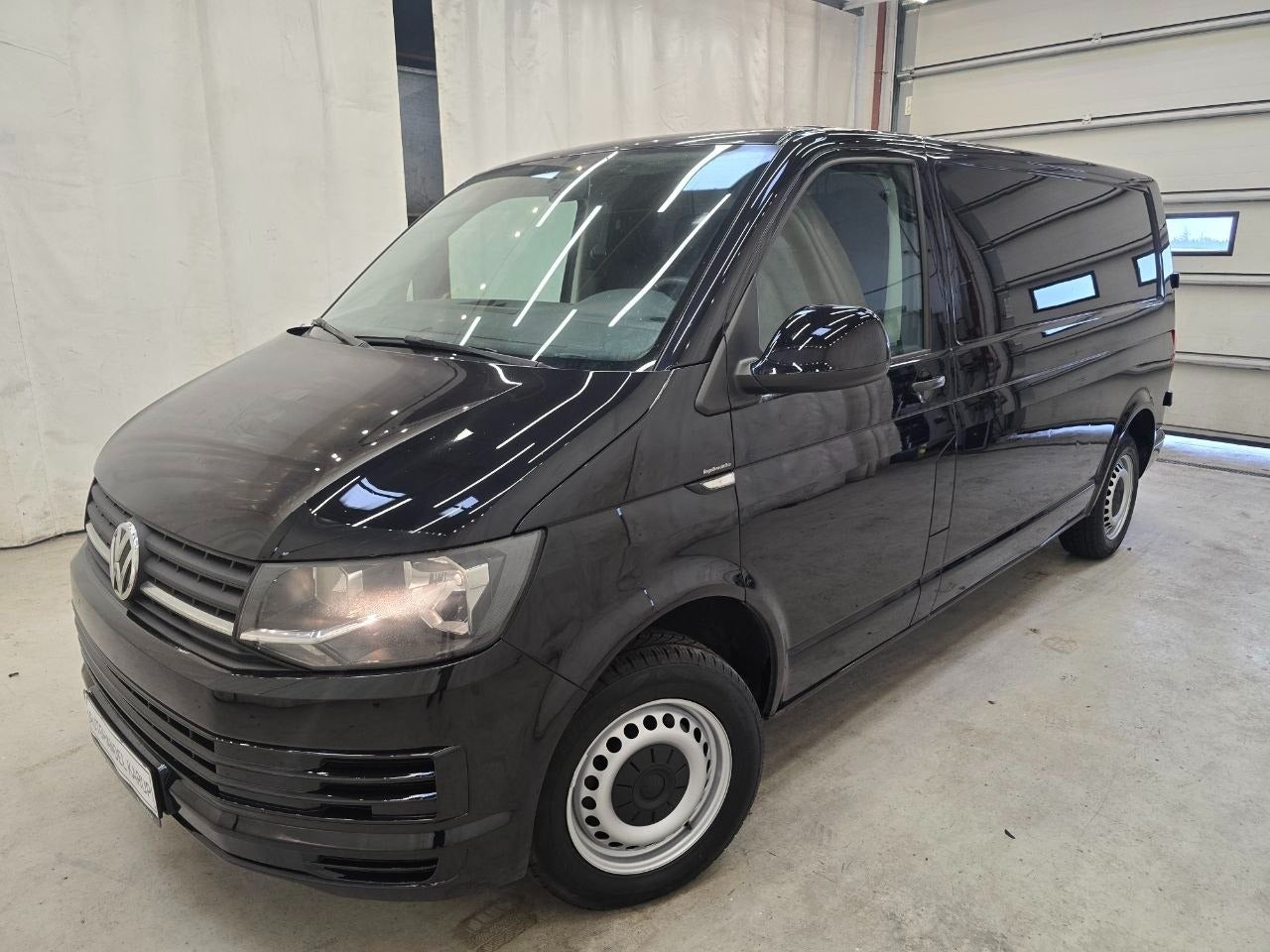 VW Transporter TDi 150 Kassevogn DSG lang