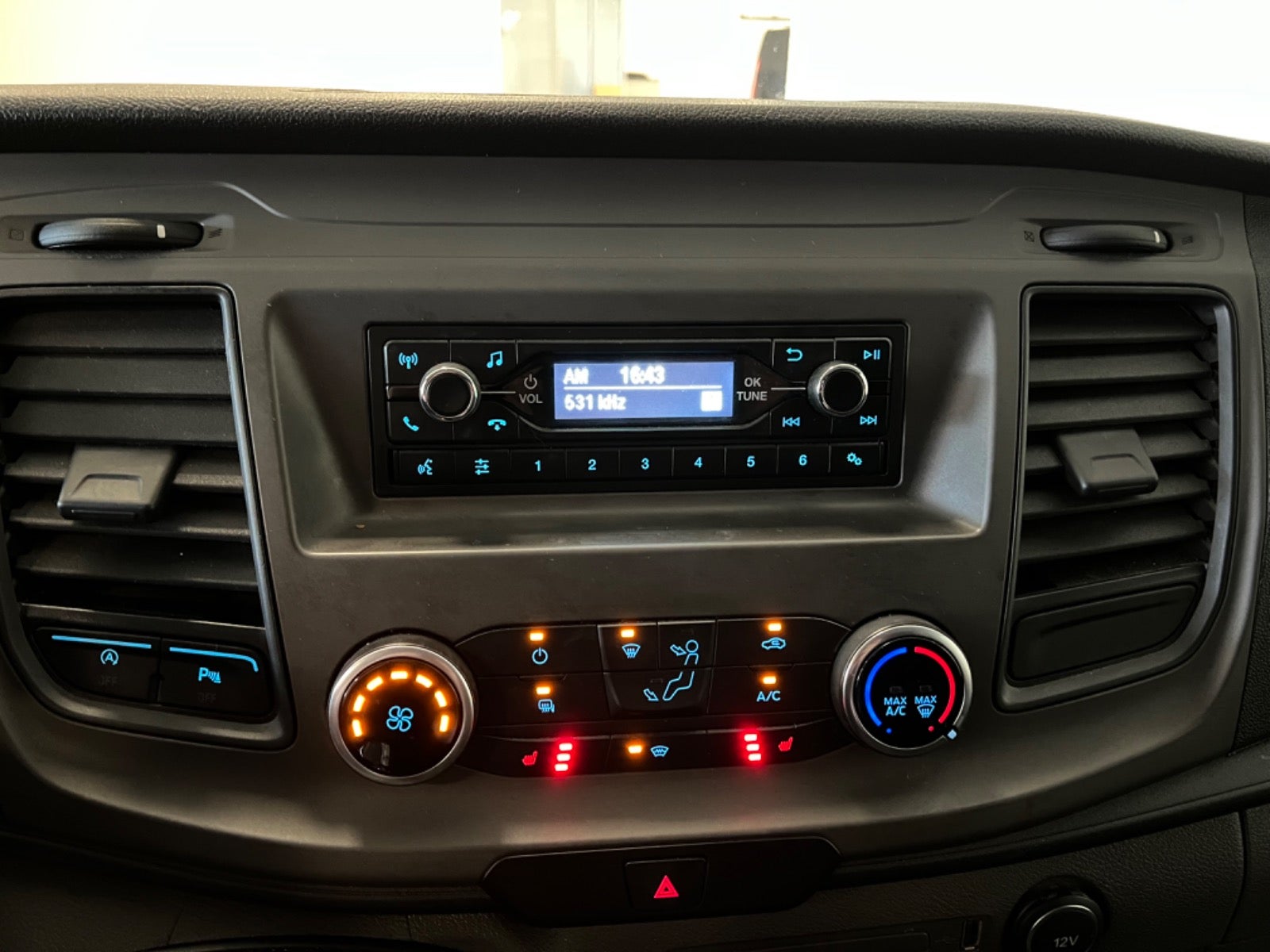 Billede af Ford Transit Custom 300L 2,0 TDCi 130 Trend