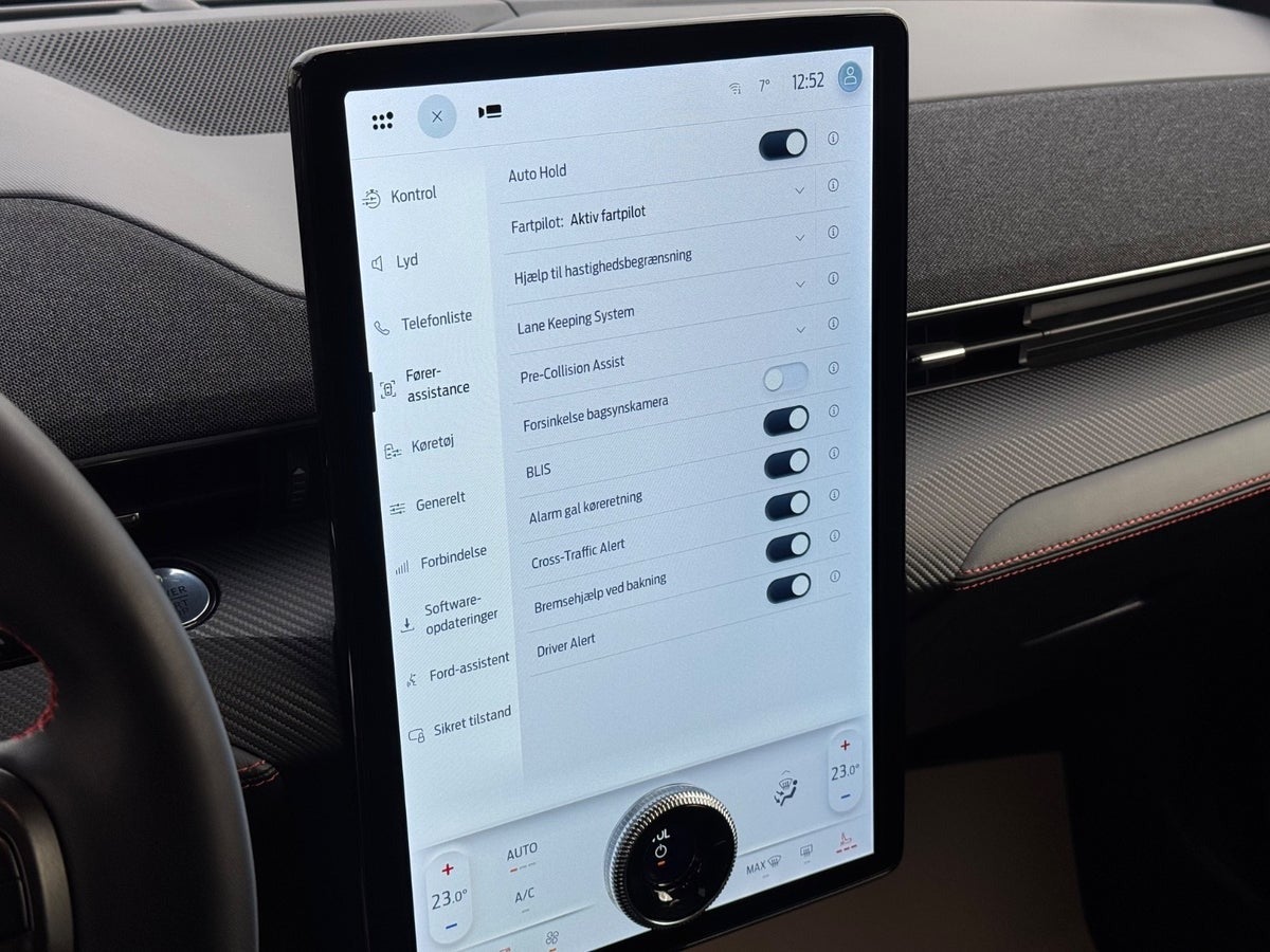 Billede af Ford Mustang Mach-E 75 Premium Standard Range AWD