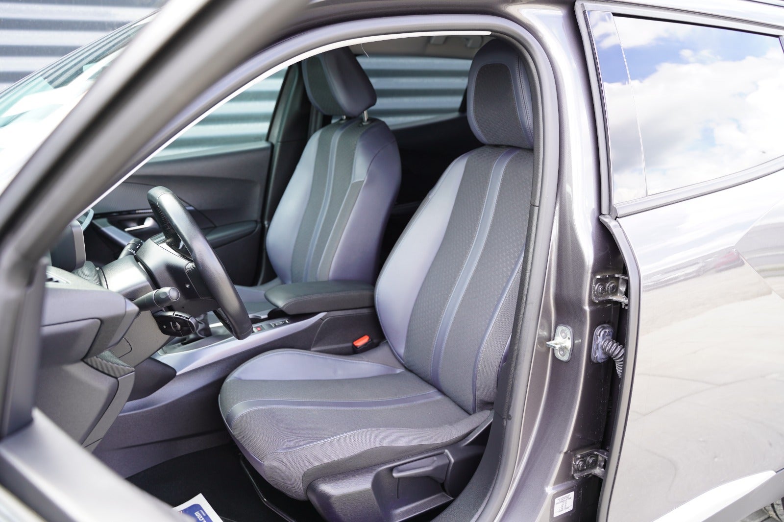 Billede af Peugeot 2008 1,2 PureTech 130 Allure Tour