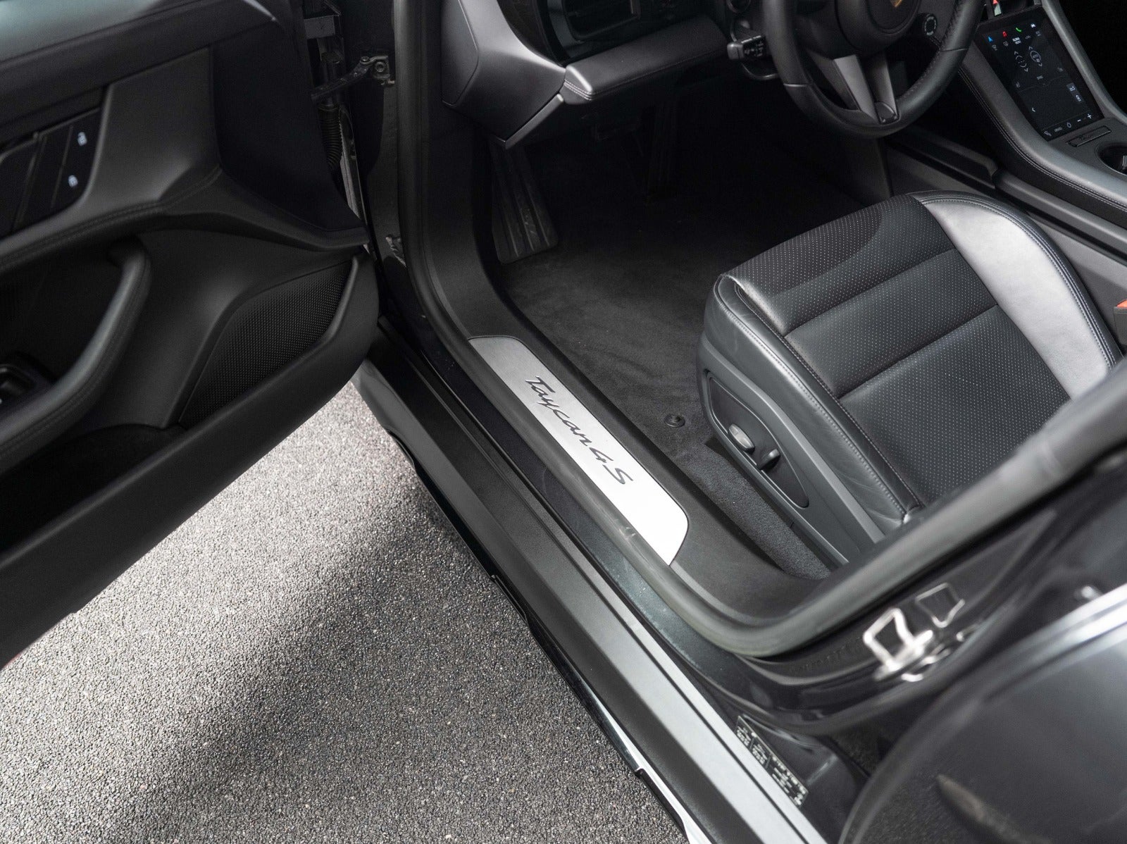 Gallery image 9 of 18