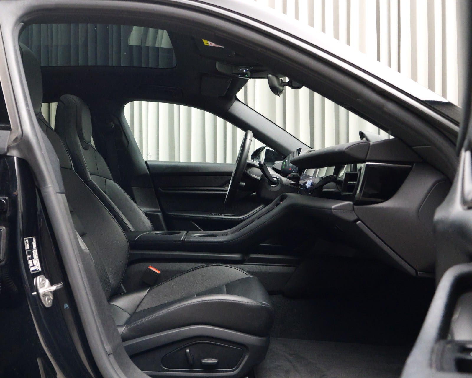 Porsche Taycan 4 Performance+ Cross Turismo