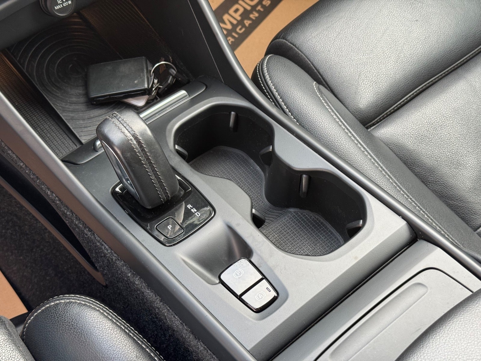 Billede af Volvo XC40 2,0 D4 190 Momentum aut. AWD