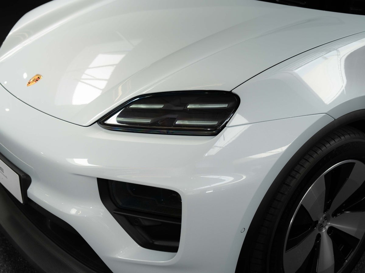 Gallery image 4 of 18