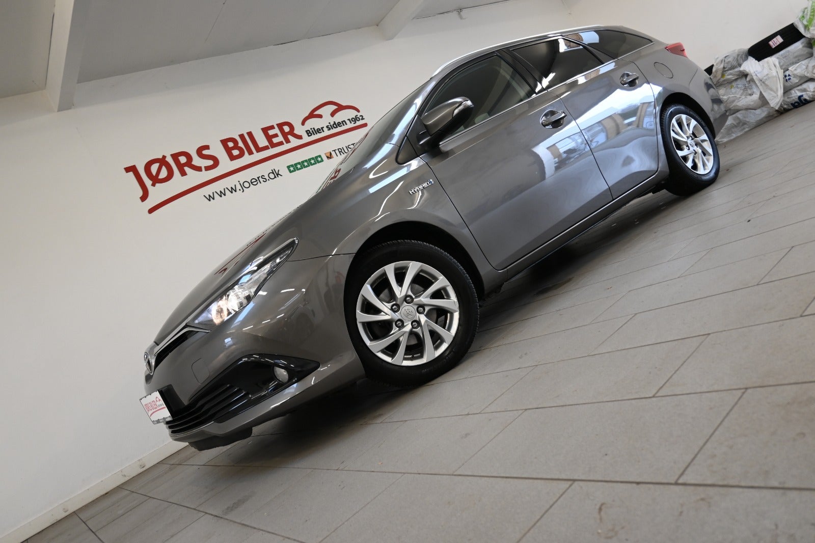 Toyota Auris Hybrid H2 Comfort Touring Sports CVT