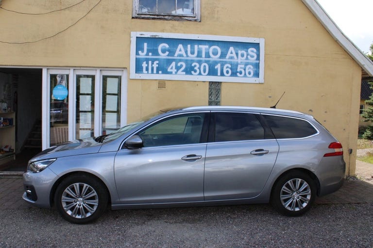 Peugeot 308 BlueHDi 130 Selection Sky SW