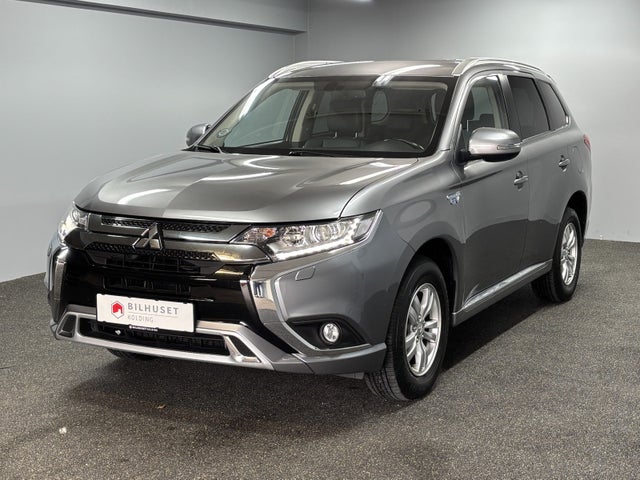 Mitsubishi Outlander 2,4 PHEV Inform CVT 4WD