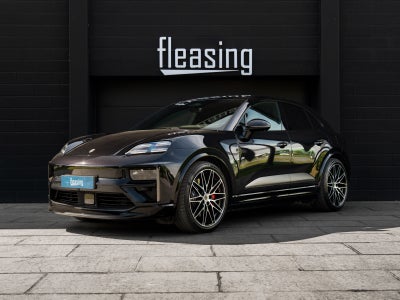 Porsche Macan Turbo   5d
