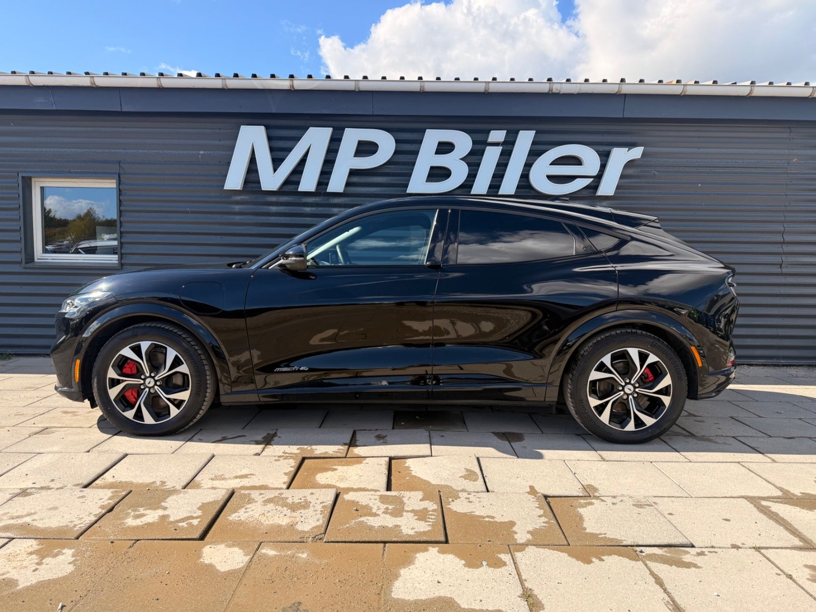 Billede af Ford Mustang Mach-E 88 Premium Extended Range AWD