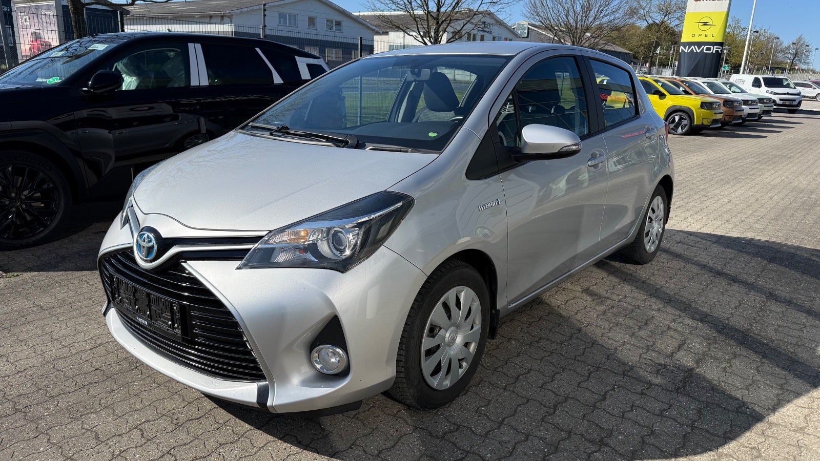 Toyota Yaris Hybrid H1 e-CVT
