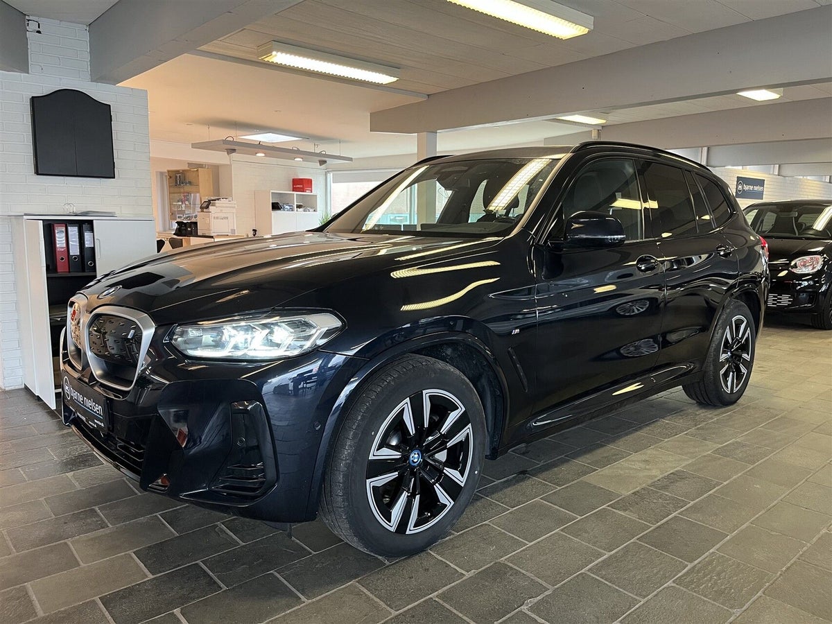 BMW iX3 Charged M-Sport billede 1