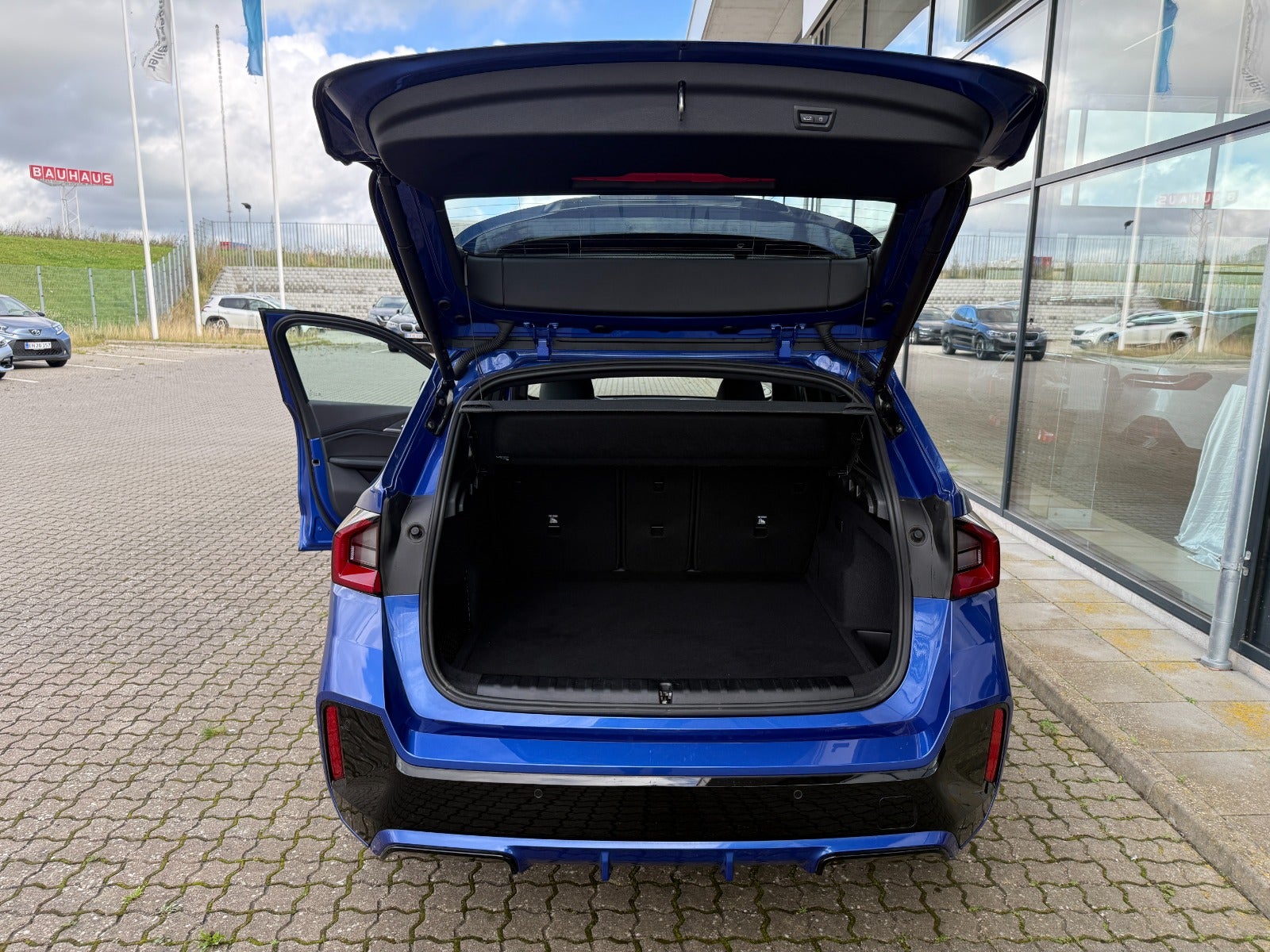 BMW iX1 eDrive20 M-Sport Premium 5d - 17