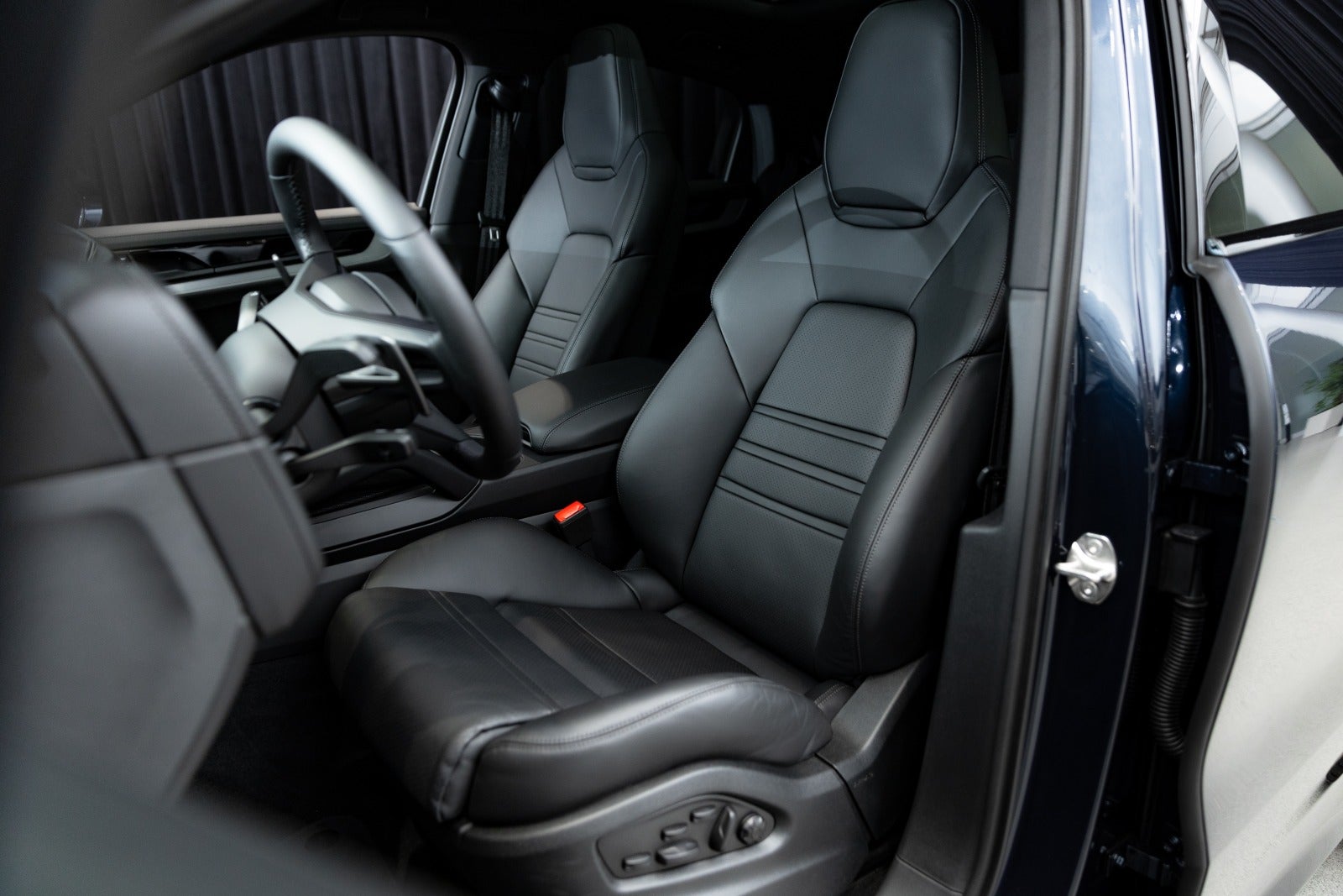 Gallery image 8 of 18