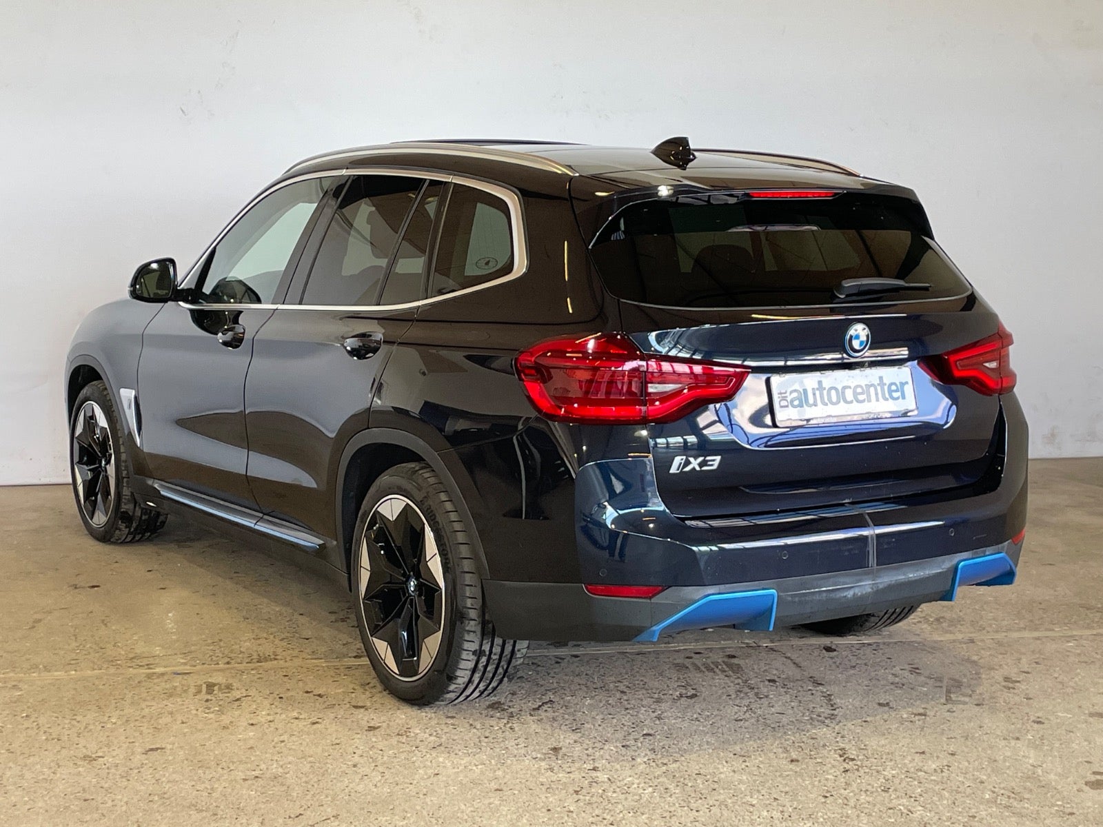 BMW iX3 Charged Plus