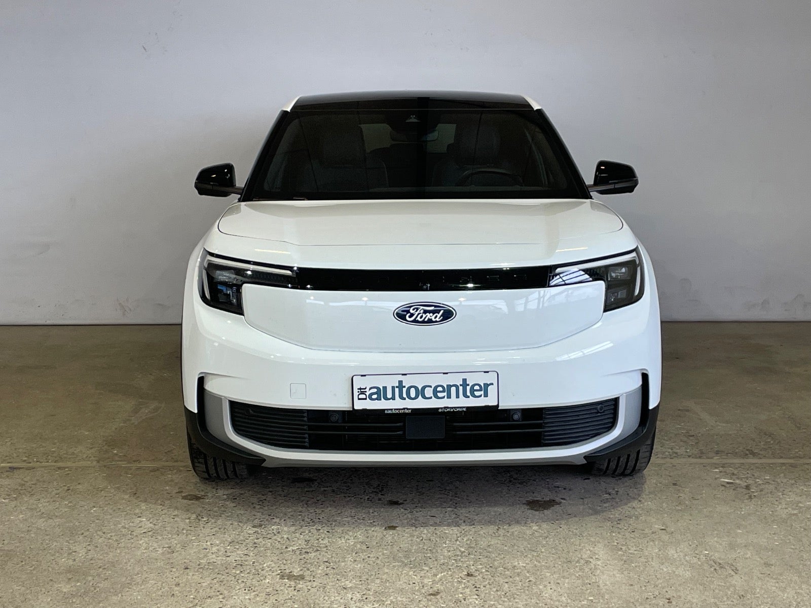 Ford Explorer Premium Extended Range AWD