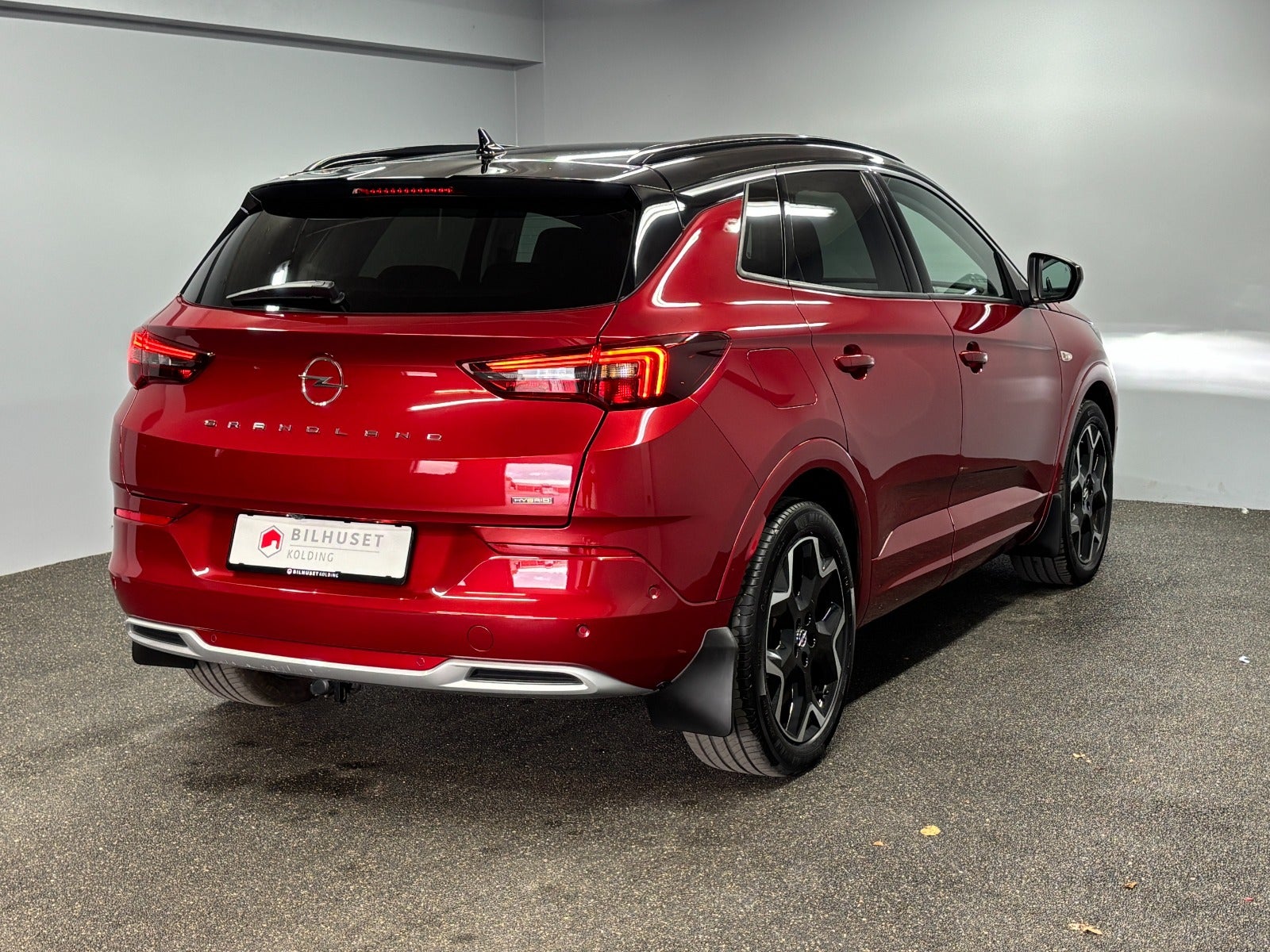 Billede af Opel Grandland 1,6 Hybrid Ultimate aut.