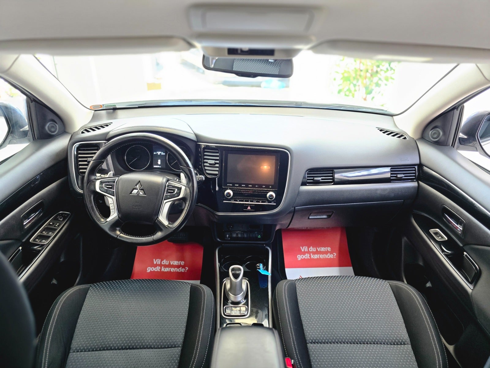 Billede af Mitsubishi Outlander 2,4 PHEV Inform+ CVT 4WD