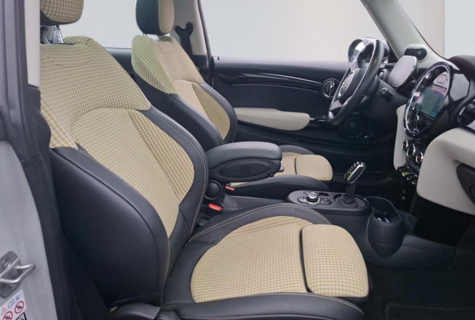 MINI Cooper SE Classic Trim