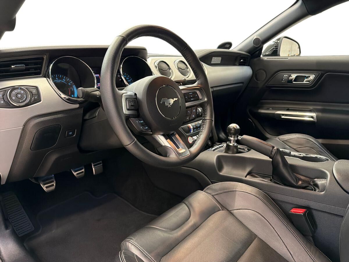 Ford Mustang V8 GT Fastback billede 3