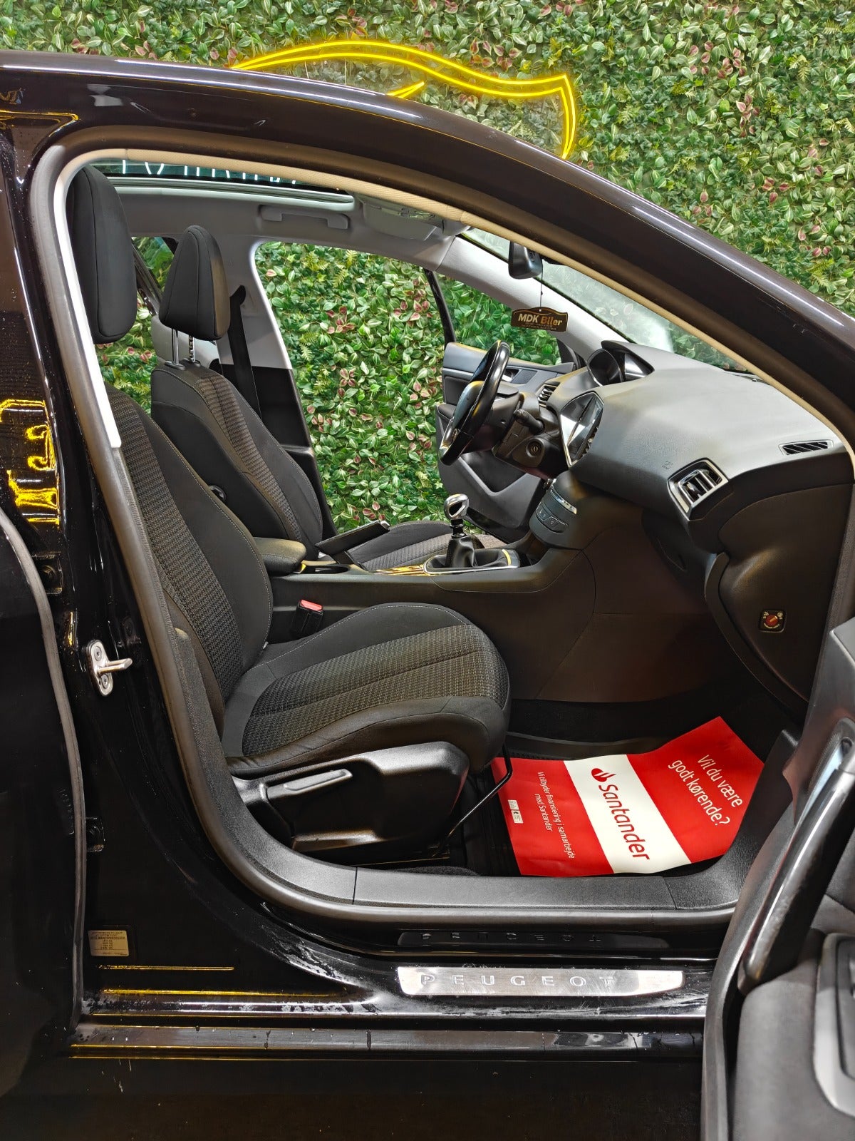 Billede af Peugeot 308 1,6 BlueHDi 120 Allure Sky