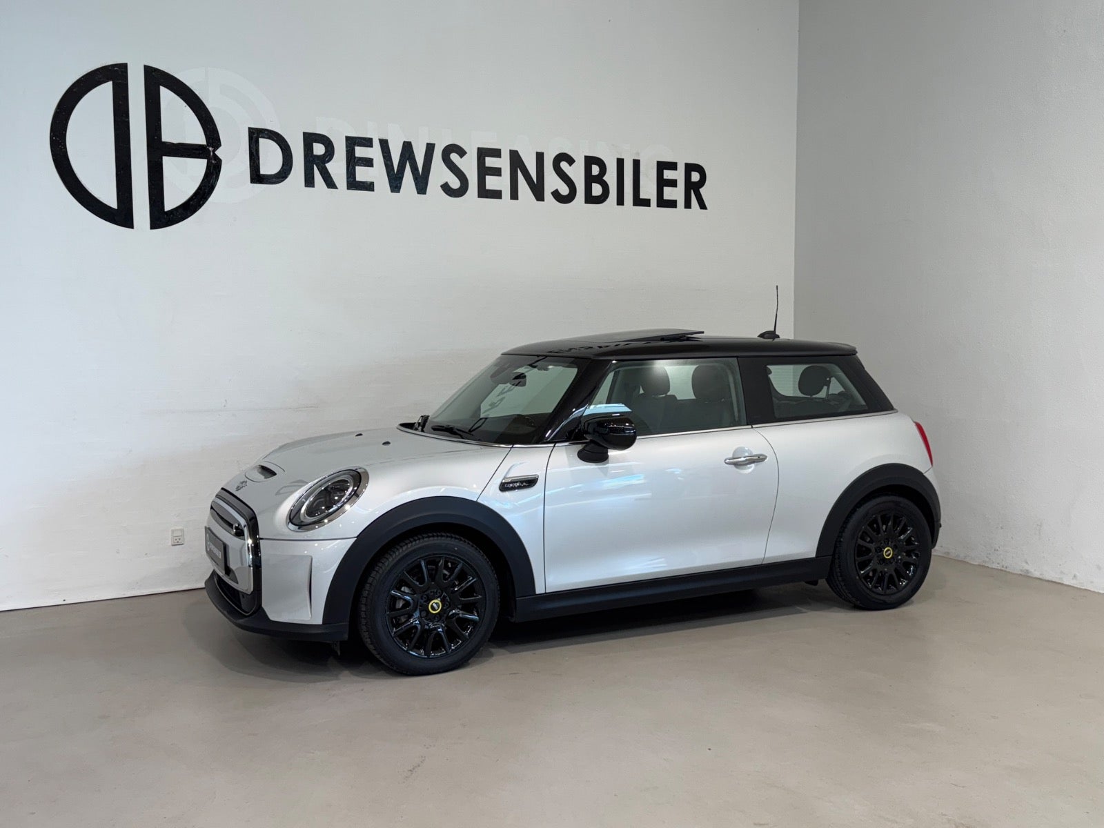 MINI Cooper SE Camden Edition A