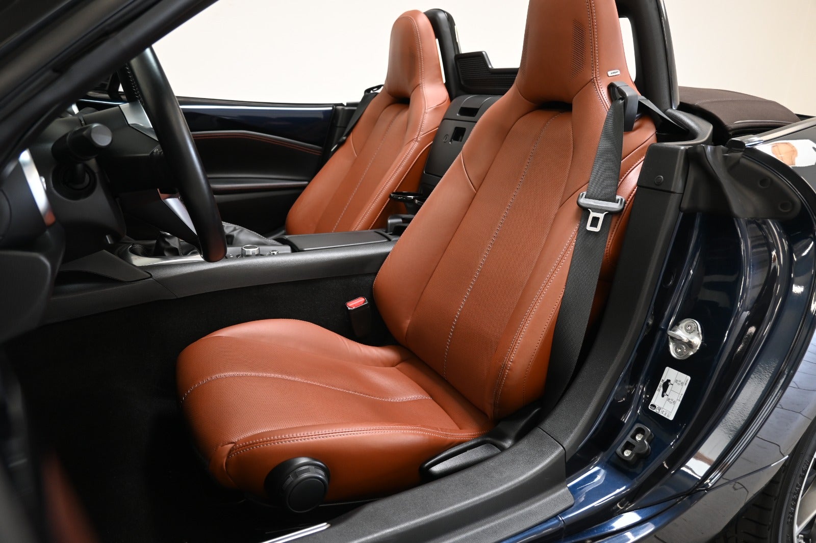 Mazda MX-5 SkyActiv-G 184 Roadster Kazari