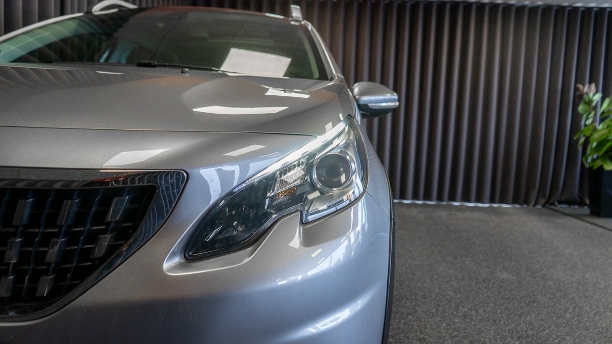 Billede af Peugeot 2008 1,6 BlueHDi 100 Allure Sky