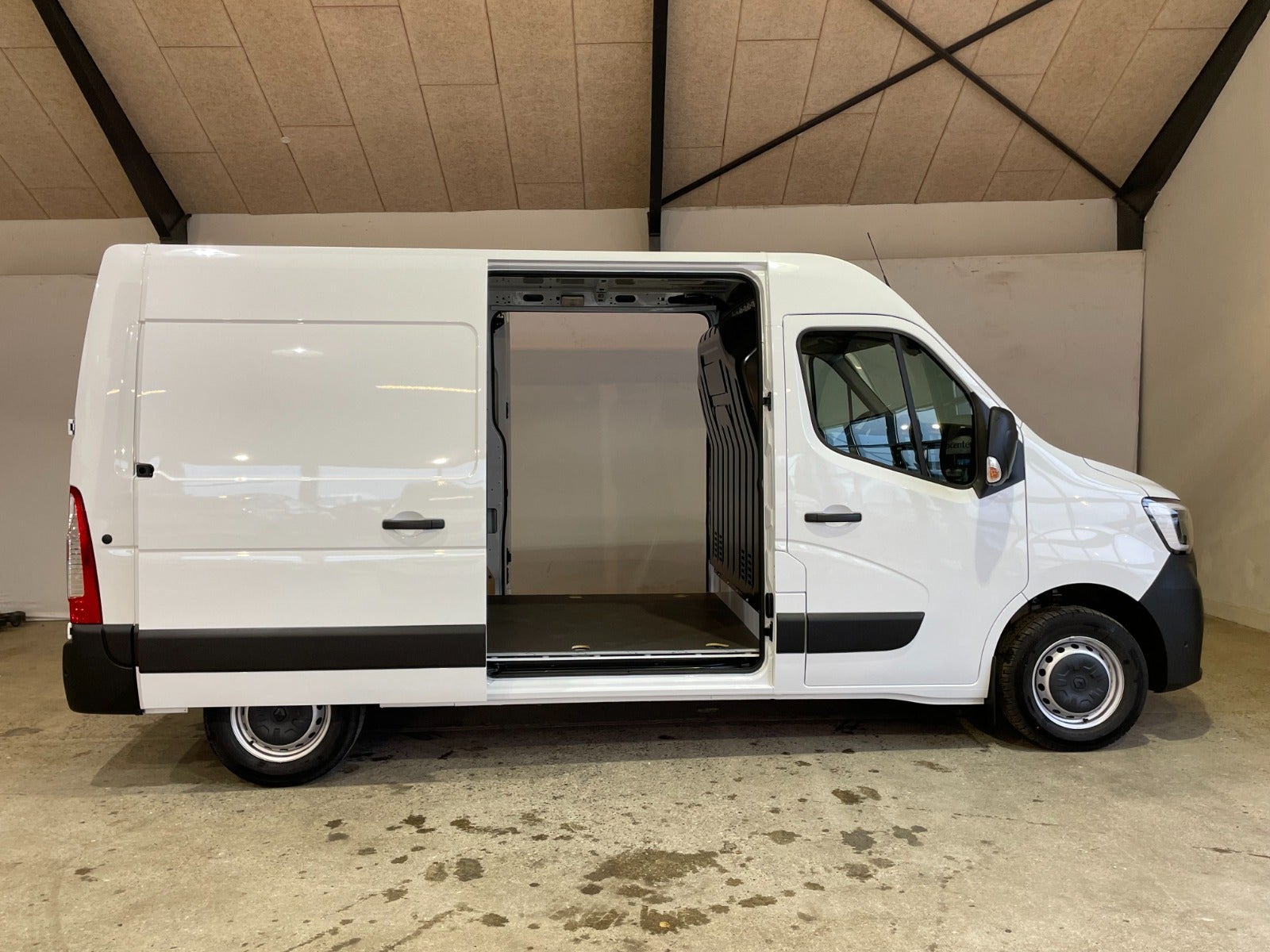 Renault Master IV T33 dCi 150 L2H2 Kassevogn Tekno