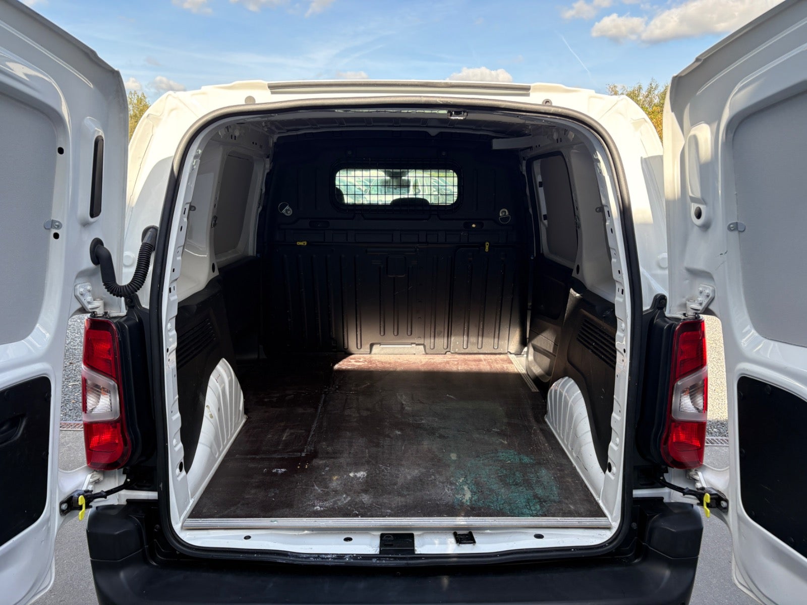 Peugeot Partner BlueHDi 100 L1V1 Plus Pro Van