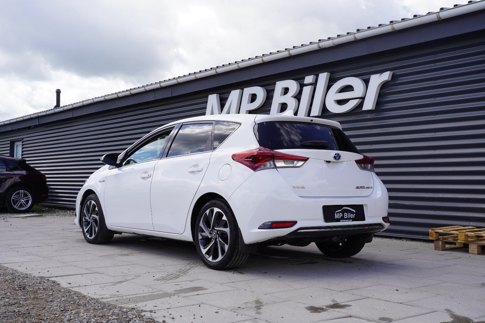 Billede af Toyota Auris 1,8 Hybrid H2 Style Skyview CVT