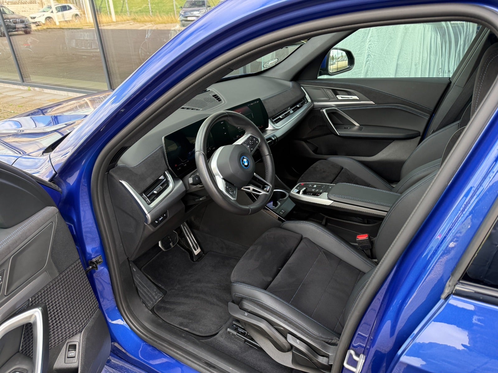 BMW iX1 eDrive20 M-Sport Premium 5d - 6