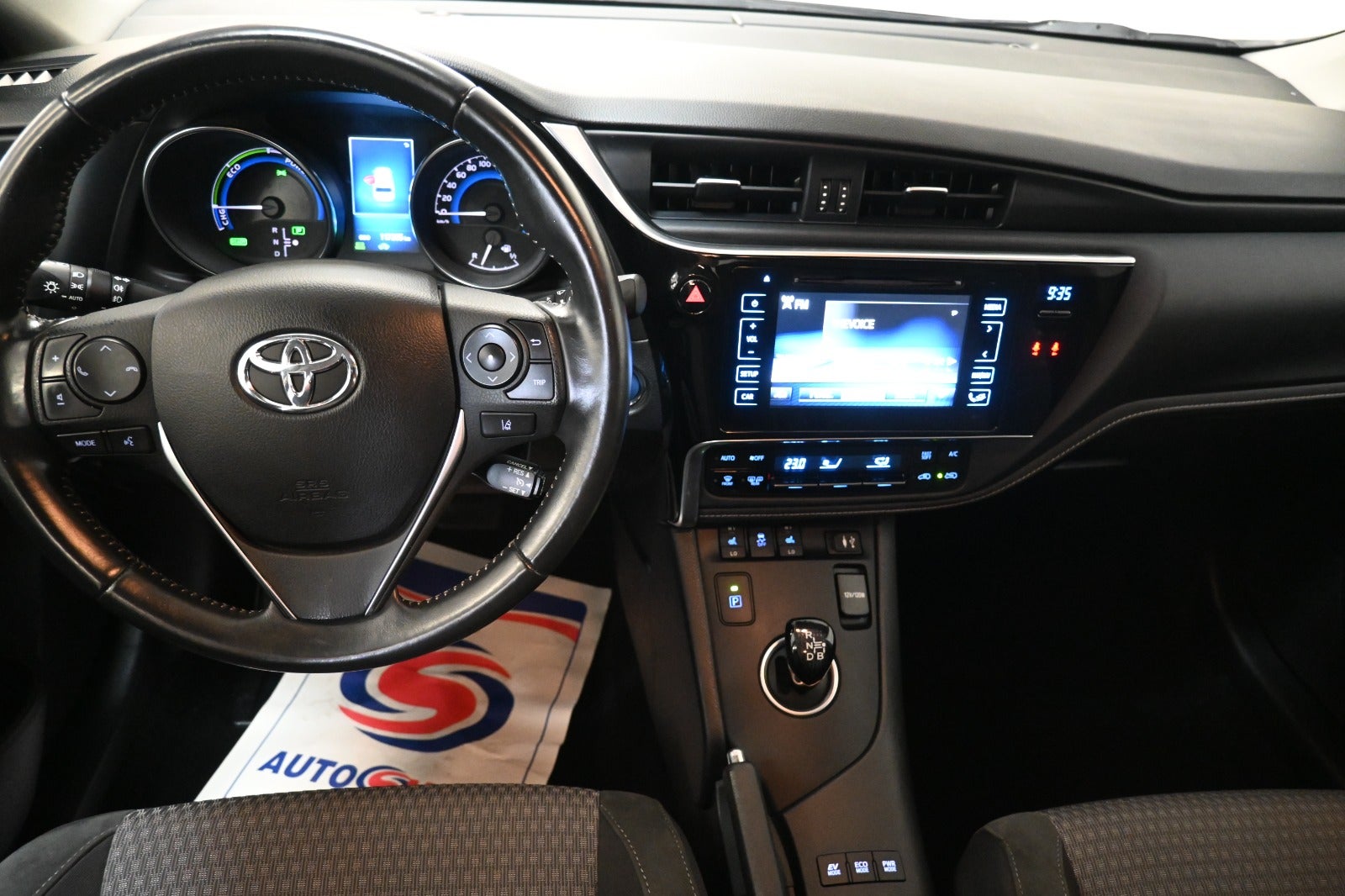 Toyota Auris Hybrid H2 Selected Touring Sports CVT