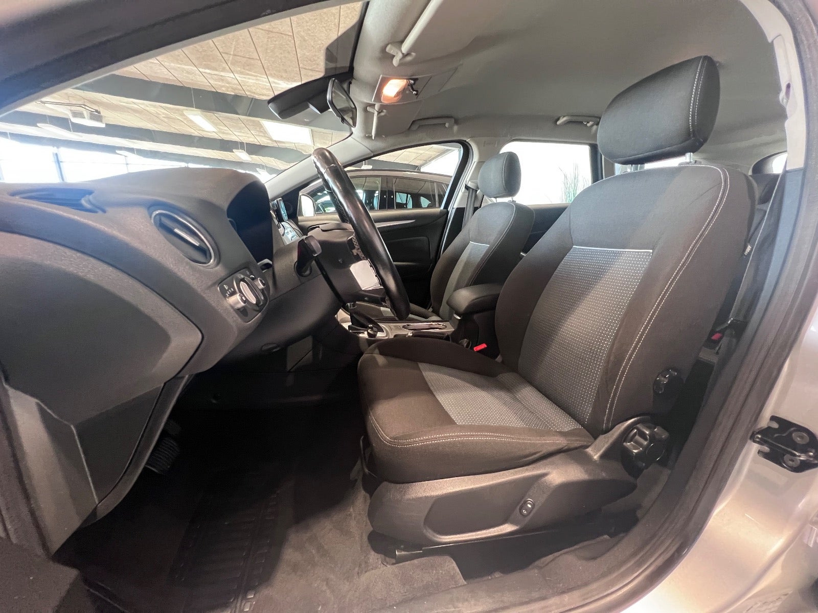 Billede af Ford Mondeo 2,0 TDCi 140 Titanium stc. aut.